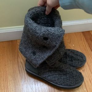 Grey knit Ugg’s